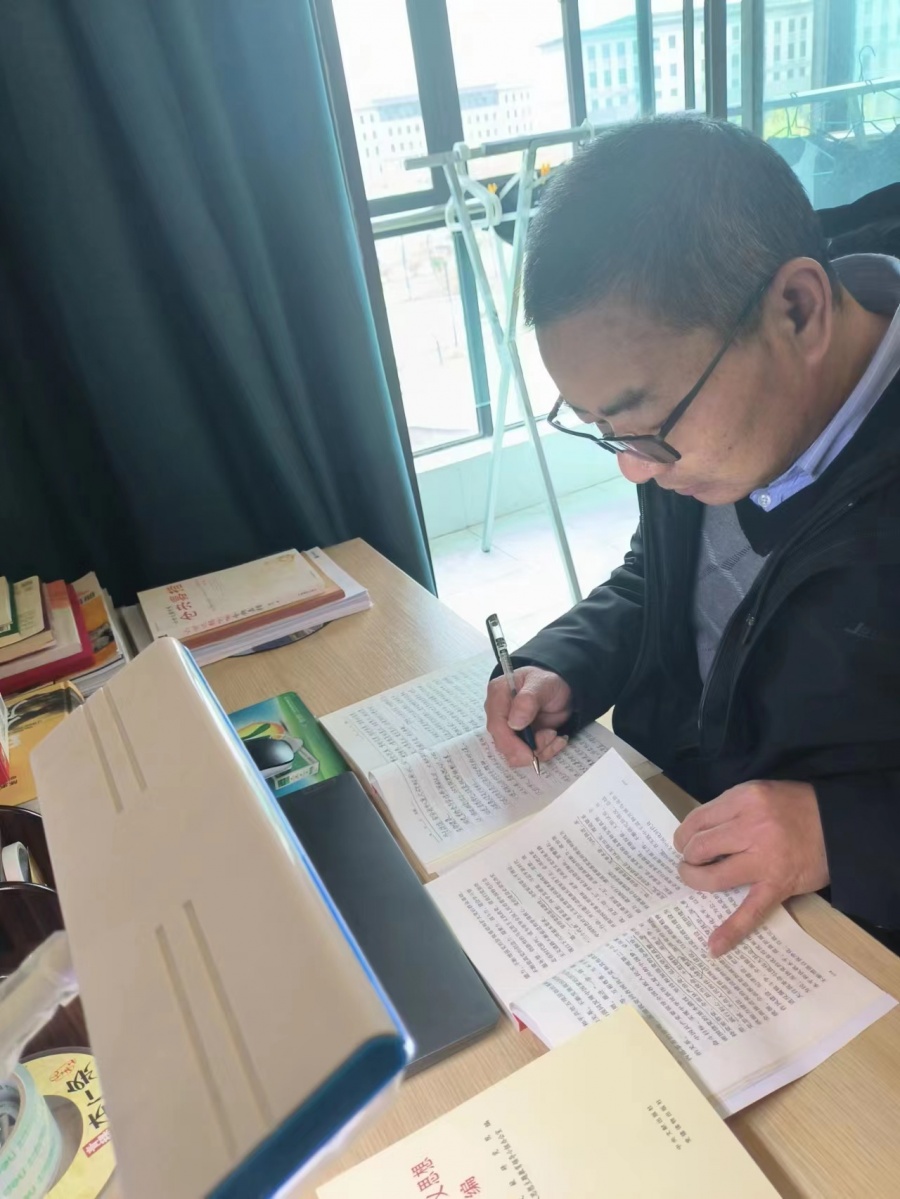 7、在宿舍堅持學(xué)習(xí)主題教育材料.jpg