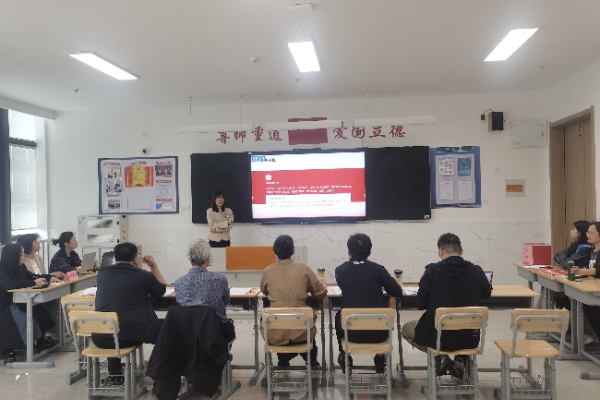 專家評審選手說課與答辯3_副本.jpg